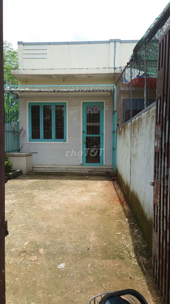 Nhà cho thuê cuối đường song hành Quốc lộ 22, 64m² giá 3.7 triệu - Thích hợp cho gia đình nhỏ!