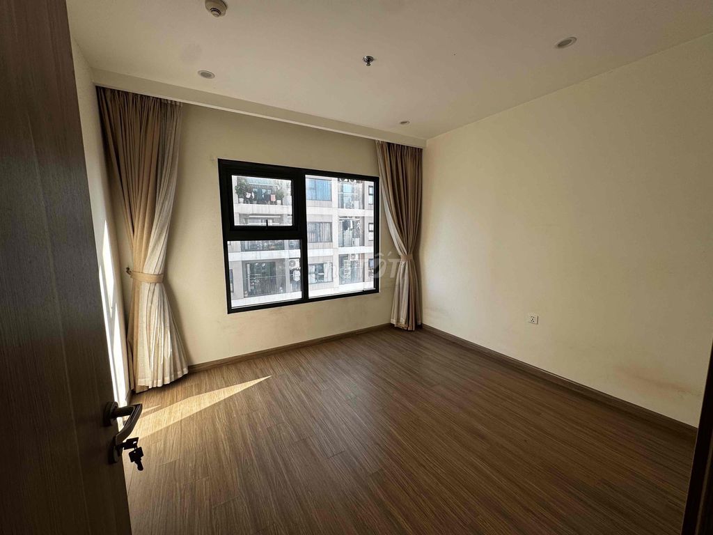 Phòng ngủ góc Vinhomes Smart City 75m² giá 3.5 triệu - Điện nước giá dân!