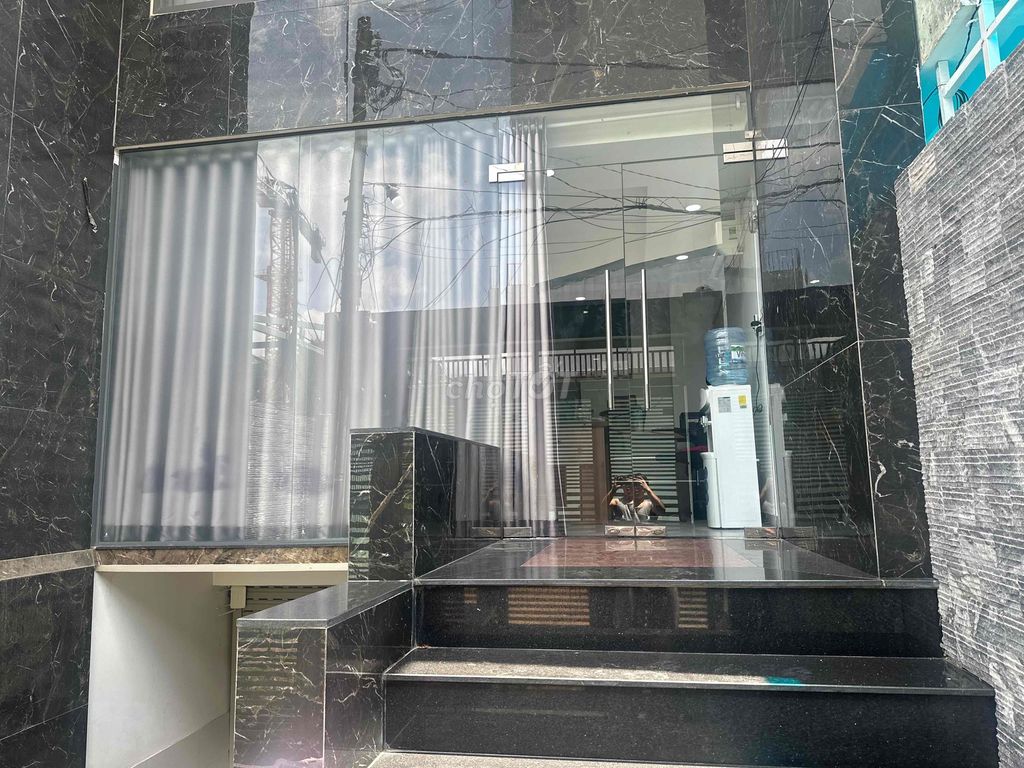 Văn phòng cho thuê đường Hoàng Hoa Thám, Tân Bình 25m² chỉ 5 triệu - Gần sân bay, tiện lợi làm việc!