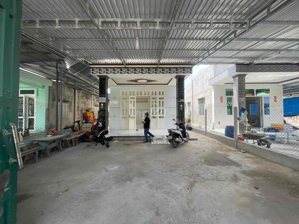 Nhà nguyên căn Cẩm Giang 400m² giá 2.5 triệu - Dọn vào ở ngay!