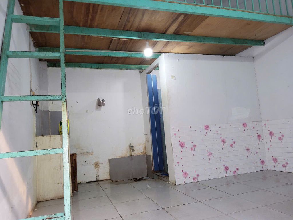 Phòng trọ 18m² tại Tân Chánh Hiệp giá 1.3 triệu - Hẻm riêng yên tĩnh