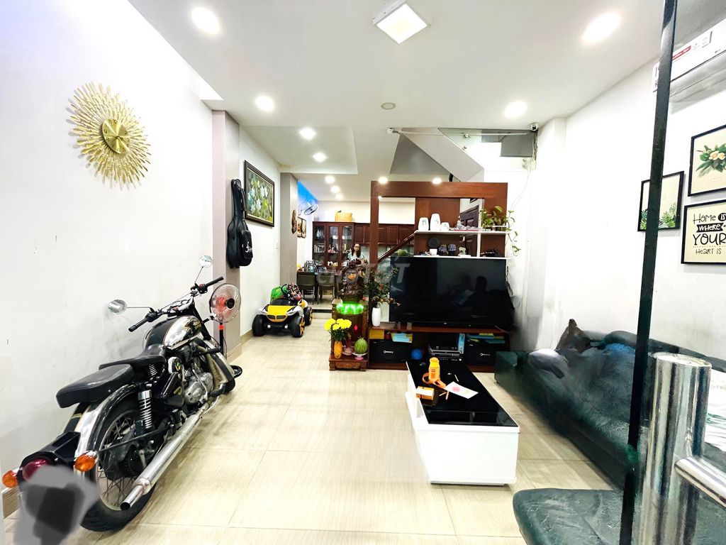 Nhà 4 tầng ô tô đậu cửa, Ni Sư Huỳnh Liên gần Bàu Cát - Giá 5.7 tỷ!