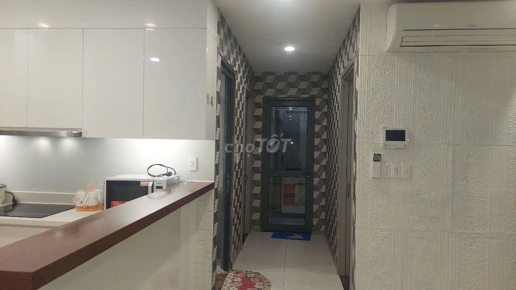 Căn hộ cao cấp 2PN The Gold View Quận 4 70m² giá 17 triệu - View đẹp, tiện ích 5 sao!