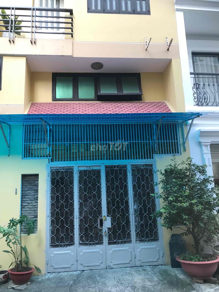 Phòng cho thuê mặt tiền 55m² đường Cộng Hòa - Gần sân bay T3, dọn vào ở ngay!