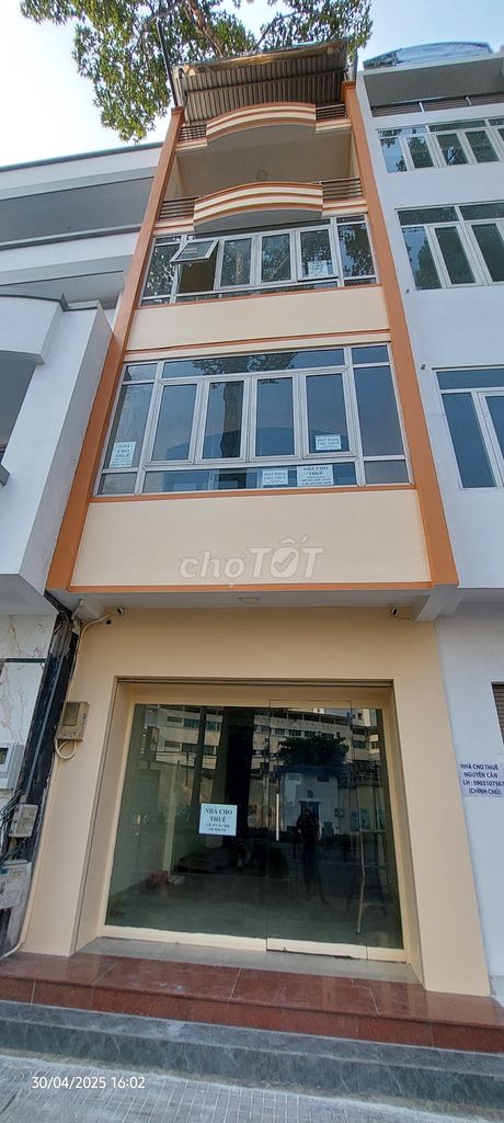 Nhà cho thuê mặt tiền đường lớn tại Quận 10 - 63m² giá 60 triệu/tháng
