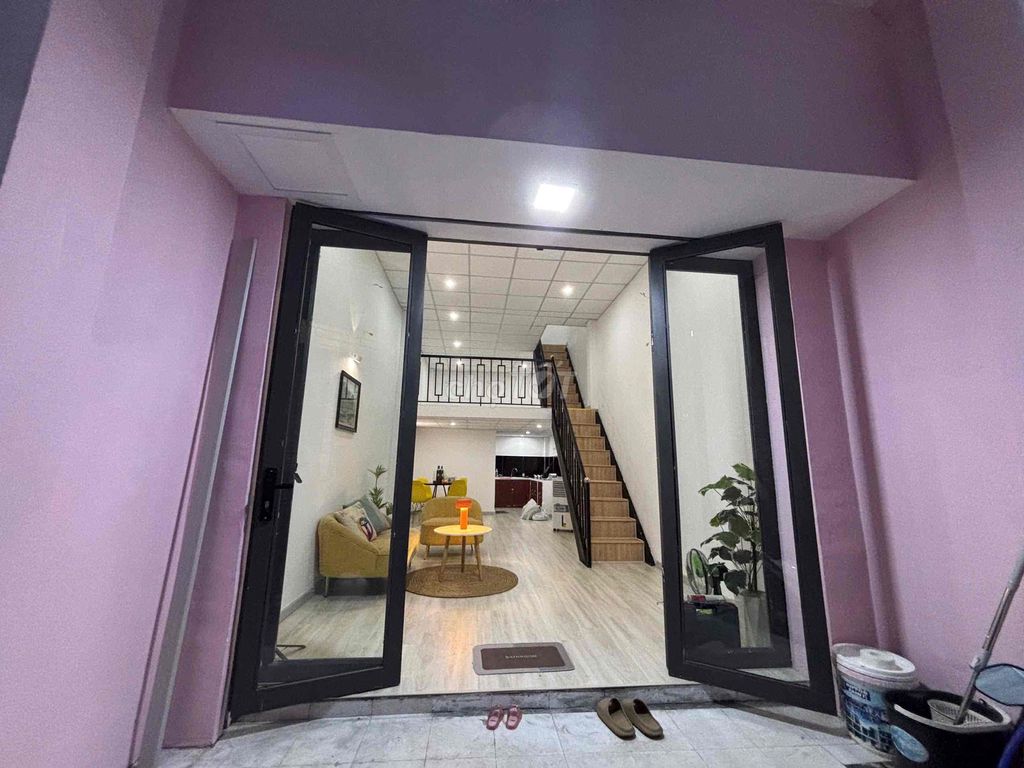 Nhà thuê nguyên căn Hồng Lạc Tân Bình 37m² giá 12 triệu - Dọn vào ở ngay!