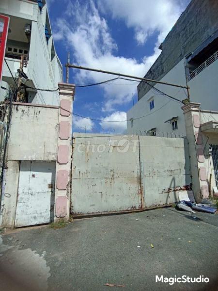 Đất trống mặt tiền đường Hòa Bình, Tân Phú, 5200m² - Giá thuê chỉ 130 triệu/tháng!