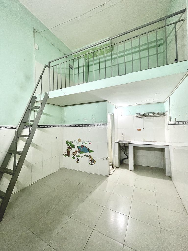 Phòng trọ Thủ Đức 15m² giá chỉ 1.8 triệu - Gác lửng tiện nghi!