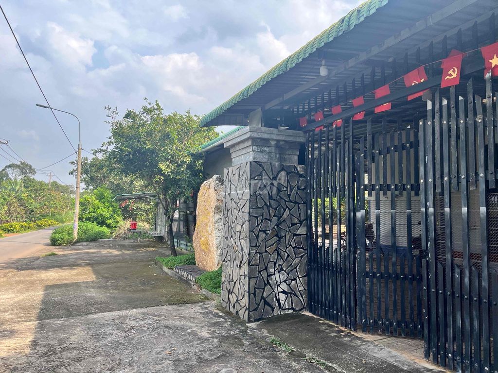 Biệt thự sân vườn Xuân Lộc 1.200m² giá 7 tỷ - Hồ Koi phong thủy, không khí trong lành!