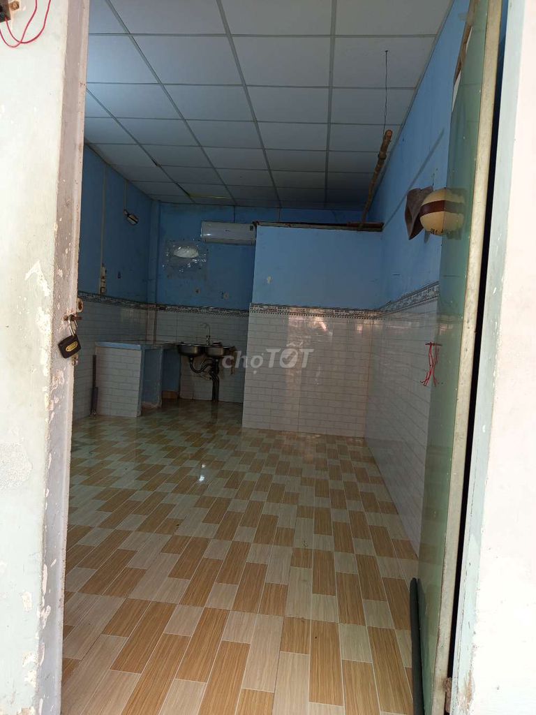 Phòng trọ 28m² tại Bình Tân chỉ 2 triệu - Yên tĩnh, an ninh, máy lạnh sẵn!