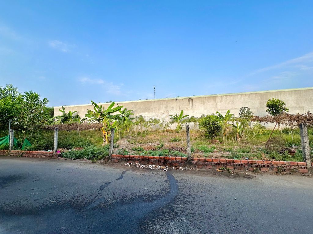 Đất nền Biên Hòa 200m² giá chỉ 1 tỷ - Sổ hồng riêng, thương lượng tốt!