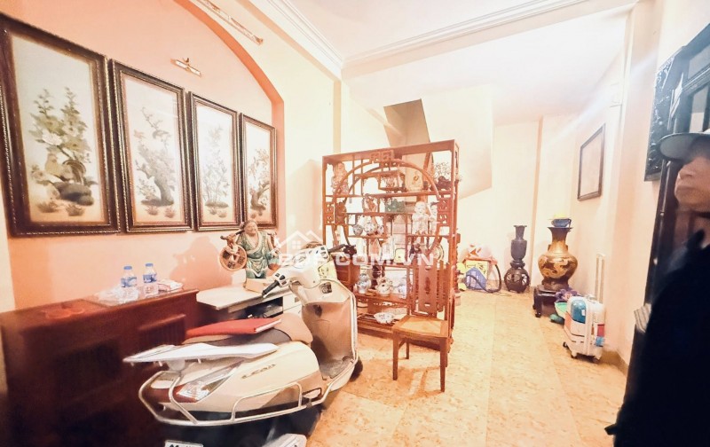 Nhà lô góc 5 tầng tại Ô Chợ Dừa, Đống Đa giá 8.25 tỷ - Kinh doanh thuận lợi!