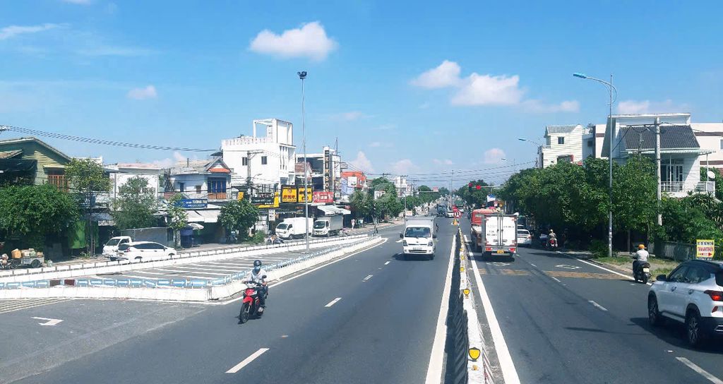 Bán đất tặng nhà cấp 4 đường Lê Duẩn, Hương An, 219m² chỉ 1,3 tỷ - Tiềm năng phát triển cao!