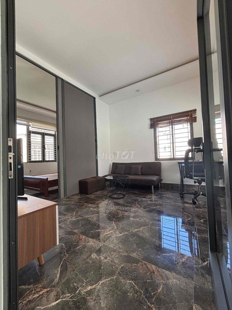 Căn hộ 1 phòng ngủ 50m² tại Hải Châu giá 6.5 triệu - Đầy đủ nội thất, bếp riêng biệt!