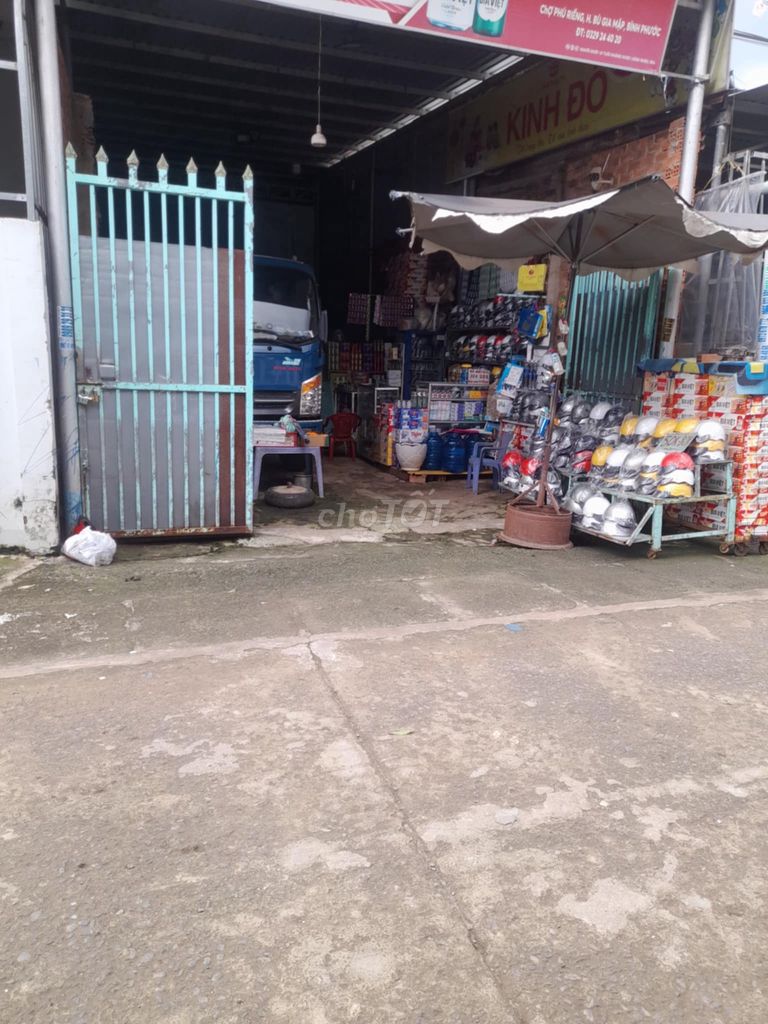 Bán nhà tại trung tâm chợ Phú Riềng 110m² giá 2.7 tỷ - Sổ đỏ chính chủ, tặng nội thất!