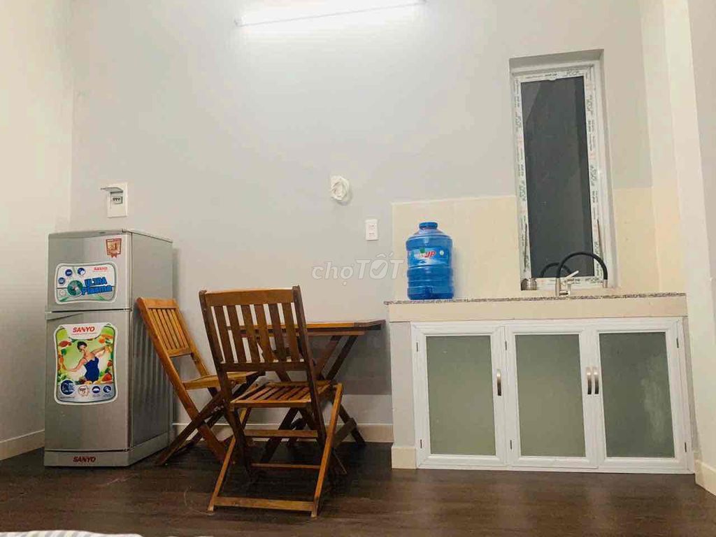 Phòng trọ cho thuê quận 10, 25m² giá 4.8 triệu - An ninh tốt, gần trường đại học!