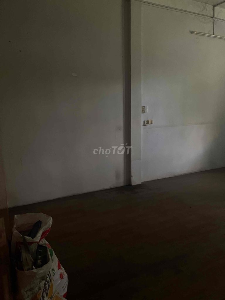 Nhà cho thuê 1 tầng Đường Hồng Bàng, Quận 6 - Giá chỉ 6 triệu/tháng