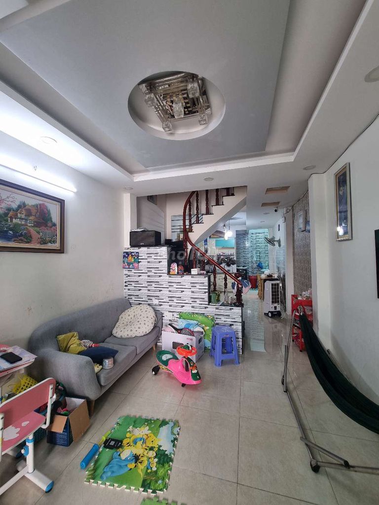 Nhà riêng cho thuê tại Tân Bình 100m² giá chỉ 9 triệu - Vị trí thuận lợi