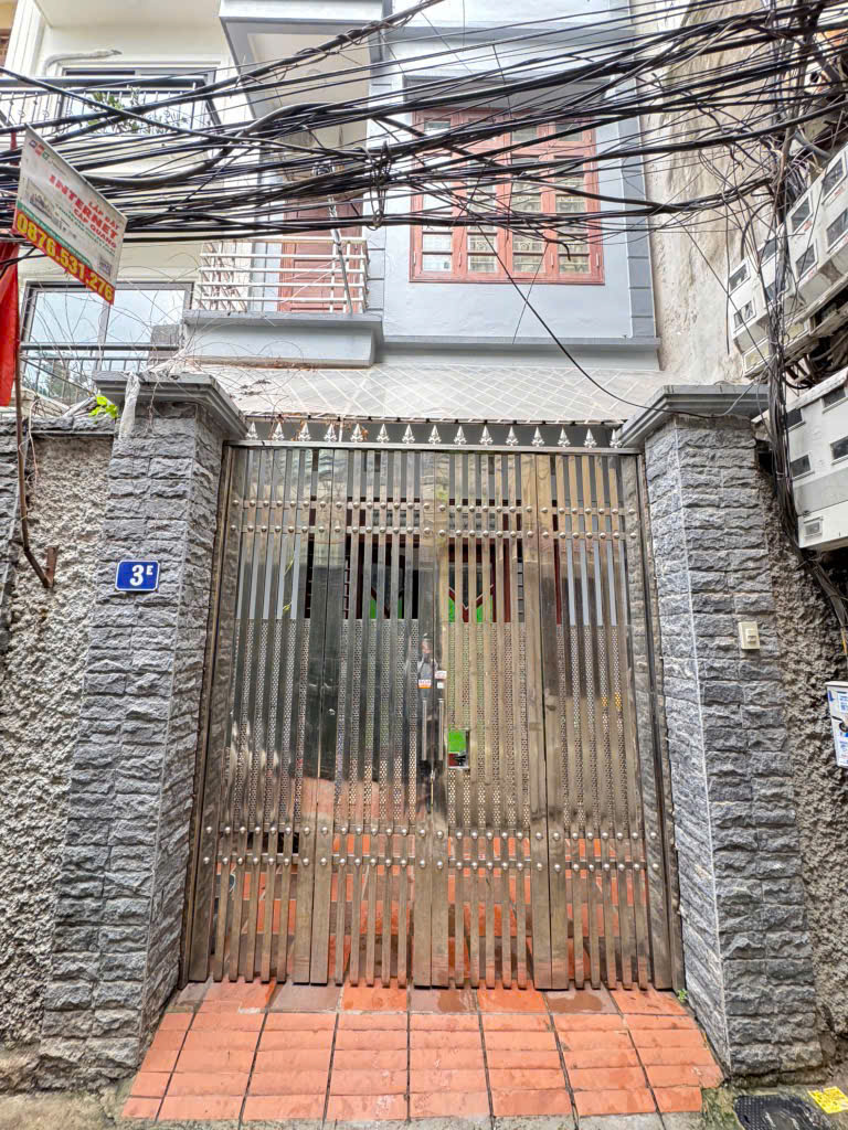 Nhà Gốc Đề 65m² - 5 Tầng - Giá Chỉ 897 Triệu VND - Sẵn Sàng Về Ở Ngay!