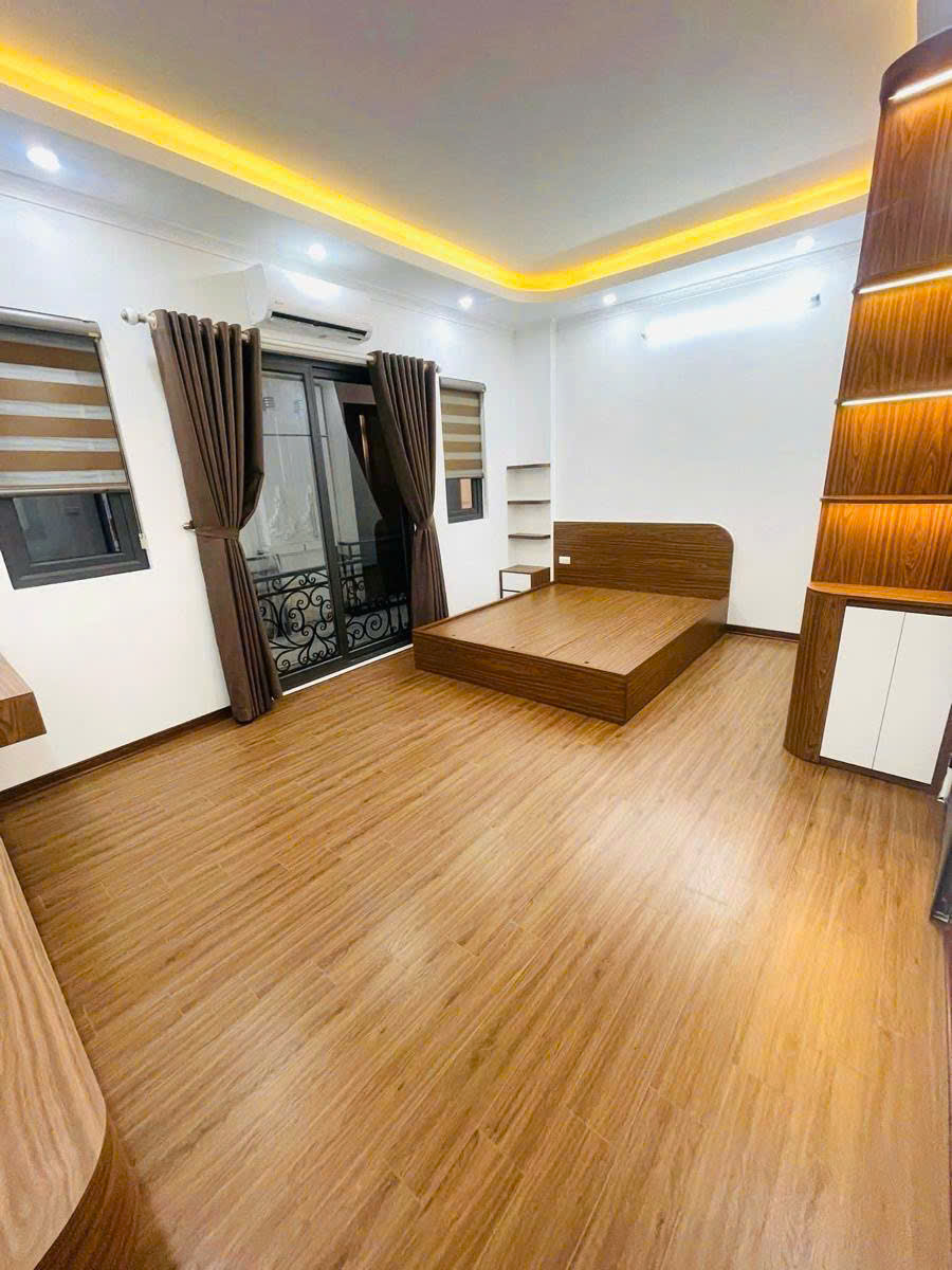 Nhà mặt phố Tây Sơn 82m² giá 29 tỷ - Kinh doanh đỉnh cao, vị trí trung tâm!