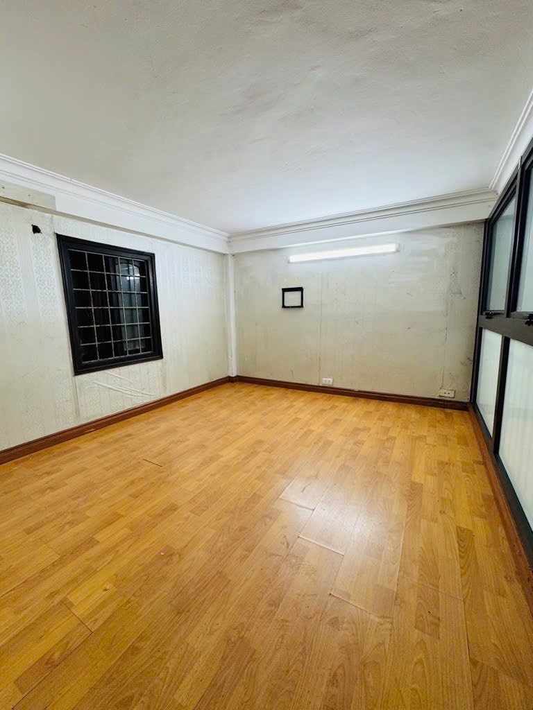 Nhà phố Hoàng Văn Thái 55m², 4 tầng mặt tiền 7m giá 7 tỷ - Đầu tư sinh lời ngay!