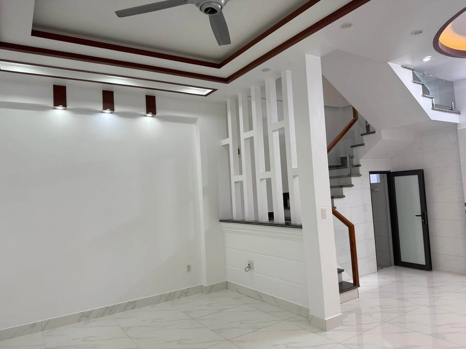 Nhà 3 tầng tại Đồng Hoà, Kiến An 42m² giá 2.55 tỷ - Chính chủ bán gấp!