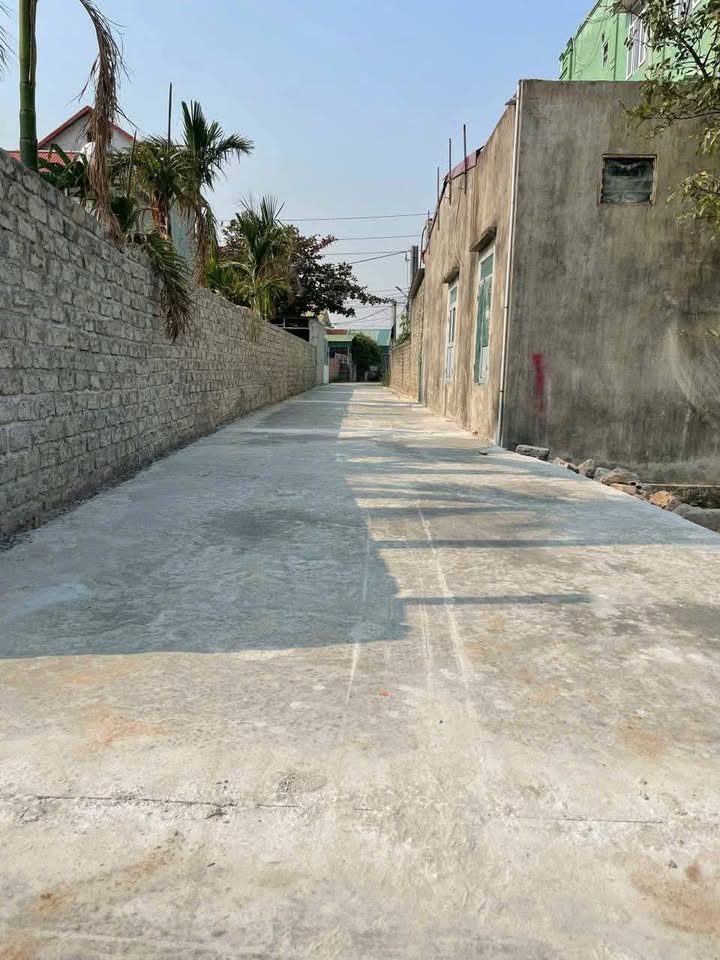 Đất nền Yên Thanh, Uông Bí 128m² giá thỏa thuận - Cách trục chính chỉ 20m!