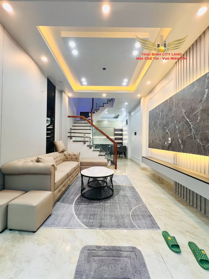 Nhà phố Quang Trung Thái Bình 38m² giá 2 tỷ - Thiết kế hiện đại, sổ đỏ chính chủ!