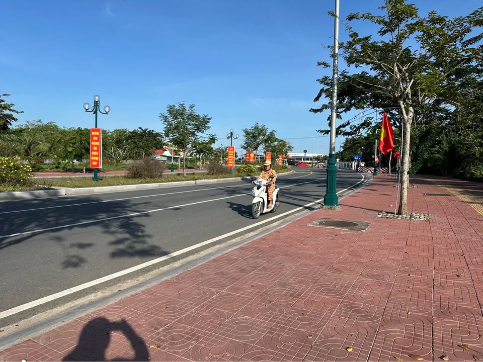 Đất mặt tiền đường Võ Văn Kiệt, Tân Ngãi 145.8m² giá 3.936 tỷ - Kinh doanh tuyệt vời!