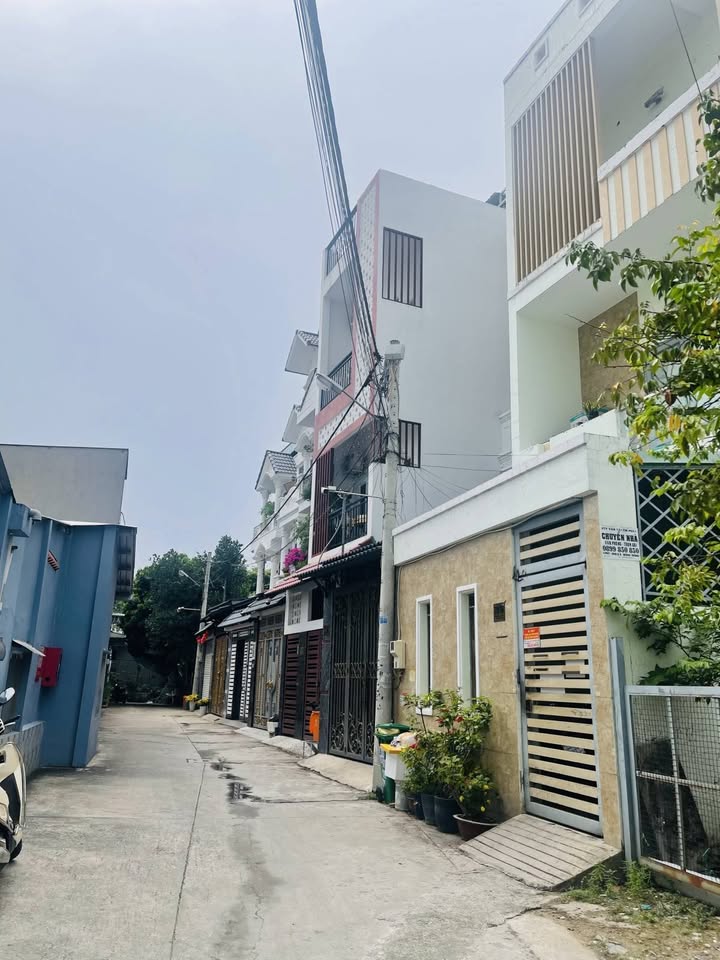 Đất hẻm xe hơi Trường Thọ Thủ Đức 235m² giá 13,5 tỷ - Sổ hồng chính chủ, xây dựng tự do!