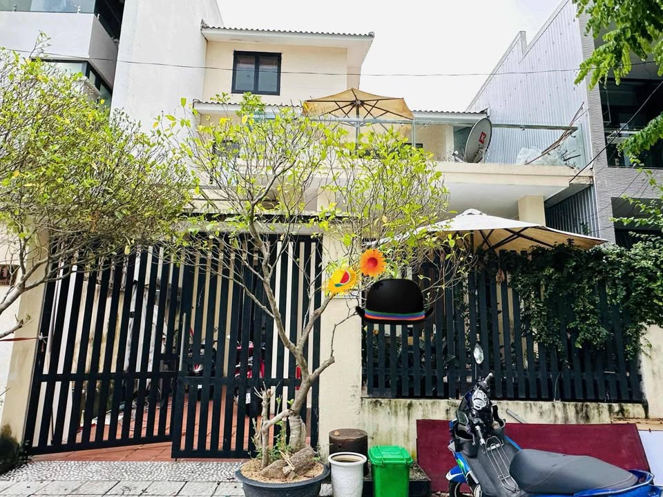 Nhà cho thuê nguyên căn đường Bùi Viện, Đà Nẵng 250m² - Thiết kế 5 phòng ngủ tiện nghi