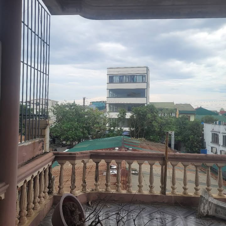 Nhà 3 tầng đường Thái Phiên Vinh 69m² giá 5.5 tỷ - Ô tô tránh nhau, gần chợ!