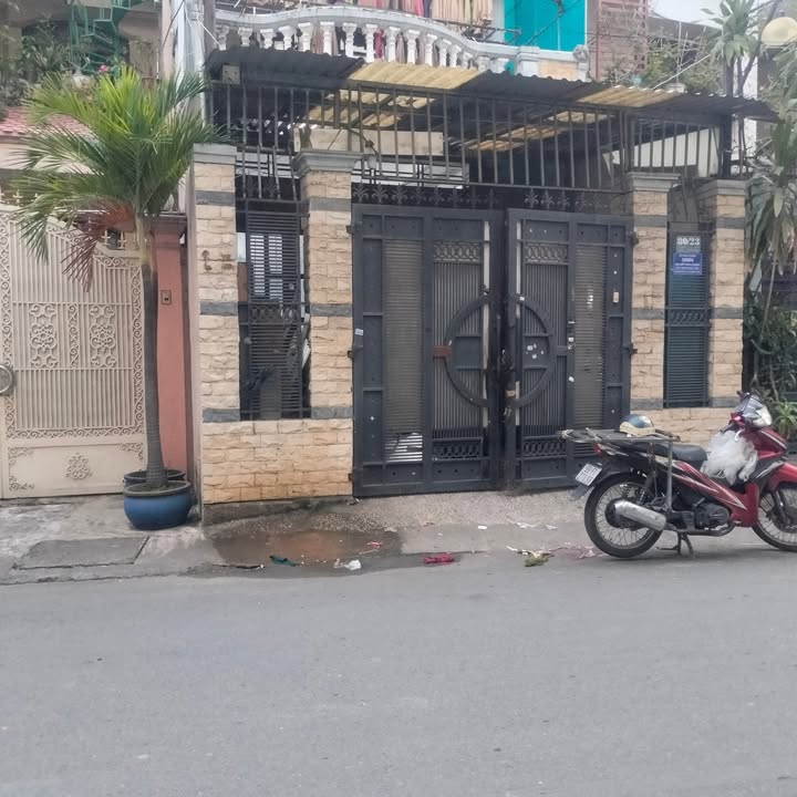 Nhà nguyên căn mặt tiền đường Ba Vân, quận Tân Bình, 137m² - Giá chỉ 18 triệu/tháng!