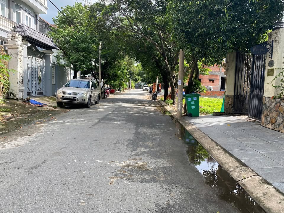 Biệt thự cho thuê đường Thủy Lợi, Phước Long A, Quận 9 - Thiết kế cổ điển sang trọng!