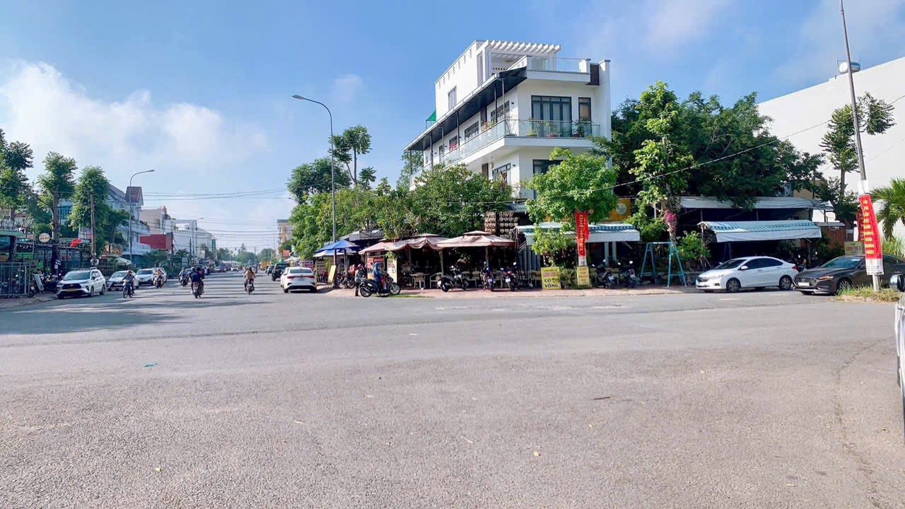 Cặp nền 250m² trục chính đường Nguyễn Thị Sáu, Cần Thơ - Giá chỉ 8.5 tỷ!