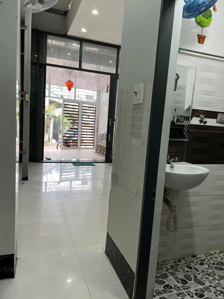 Nhà 2 tầng Quang Trung - 78m² giá 3 tỷ - Ô tô đậu trước cửa