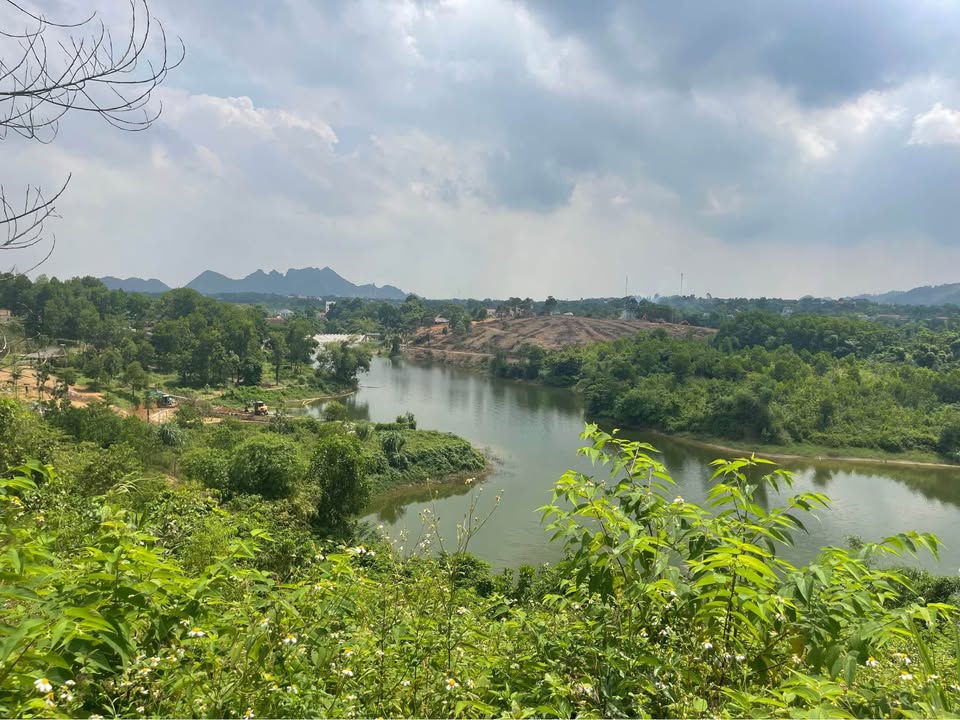 Đất Tay Chạm Nước 2000m² tại Liên Sơn, Hòa Bình - Đầu Tư Nghỉ Dưỡng Lý Tưởng!