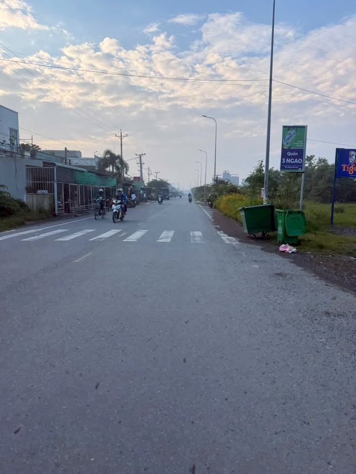 Đất ở Thị trấn Bến Lức 175m² giá 5.25 tỷ - Sổ hồng riêng chính chủ!