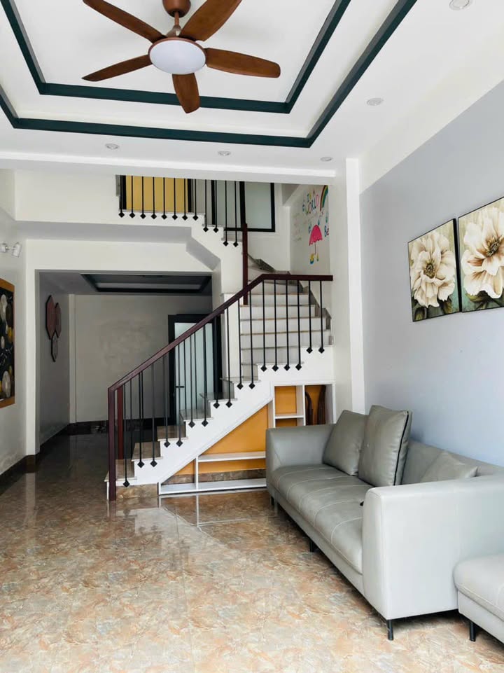 Nhà 3 tầng 1 tum tại Ngọc Châu, Hải Dương 42m² giá 1.69 tỷ - Sẵn sàng vào ở ngay!