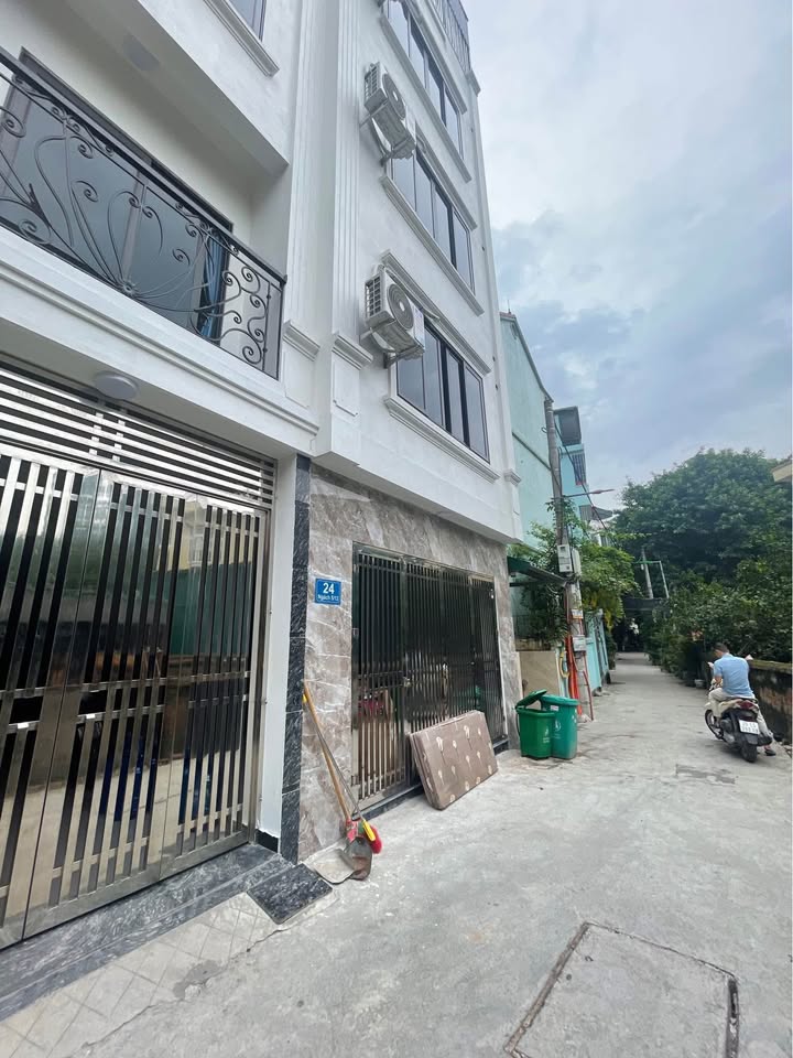 Nhà 5 tầng tại 136 Cầu Diễn, 54m² giá 9 tỷ - Sổ đỏ chính chủ, ô tô đỗ cửa!