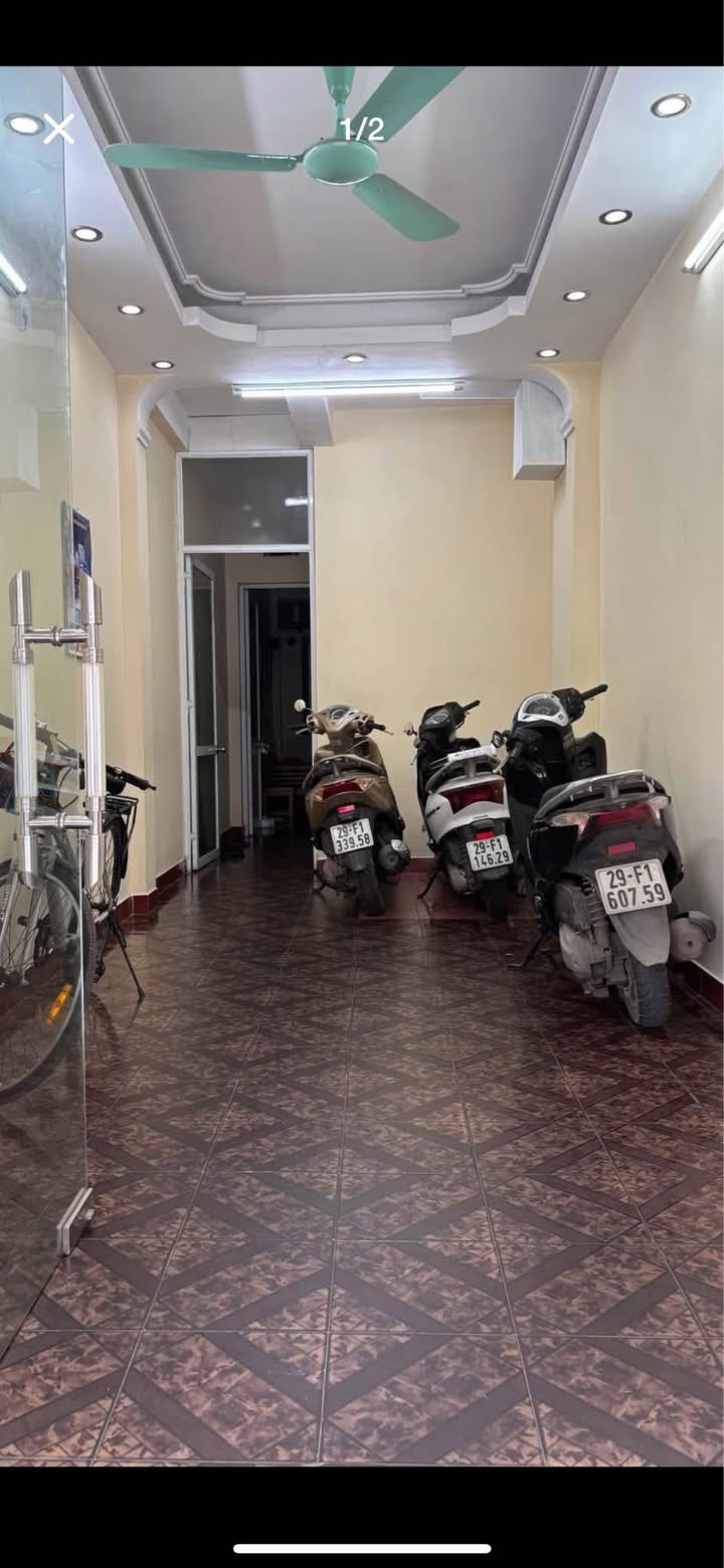 Cửa hàng cho thuê mặt phố Thụy Khuê 20m² giá 11 triệu - Kinh doanh thuận lợi!