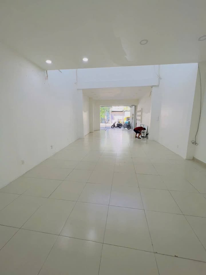 Cho thuê tòa nhà mặt tiền đường Nơ Trang Long, Bình Thạnh 90m² - Kinh doanh sầm uất ngay trung tâm!