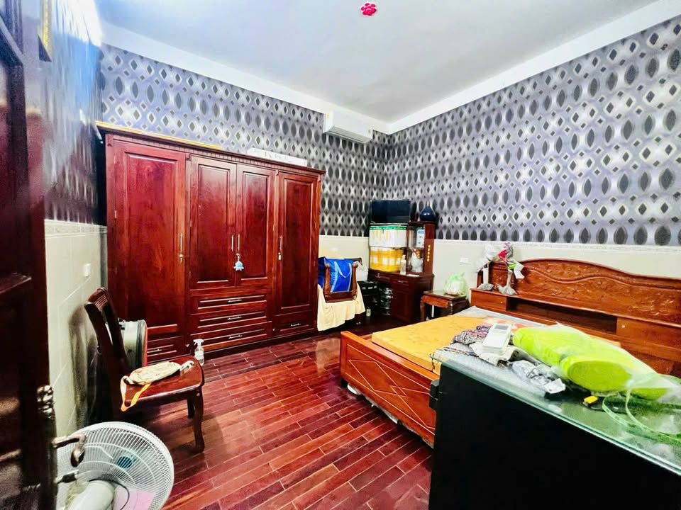 Nhà 3 tầng mặt tiền đường số 14, Thủ Đức, 108.8m² giá 9.8 tỷ - Đầu tư sinh lời ngay!