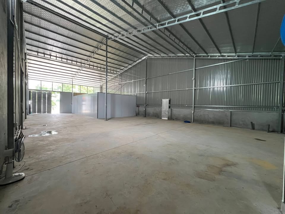 Kho xưởng cho thuê 350m² đường QL 35, Minh Phú, Sóc Sơn - Đường rộng, xe công vào tận nơi!