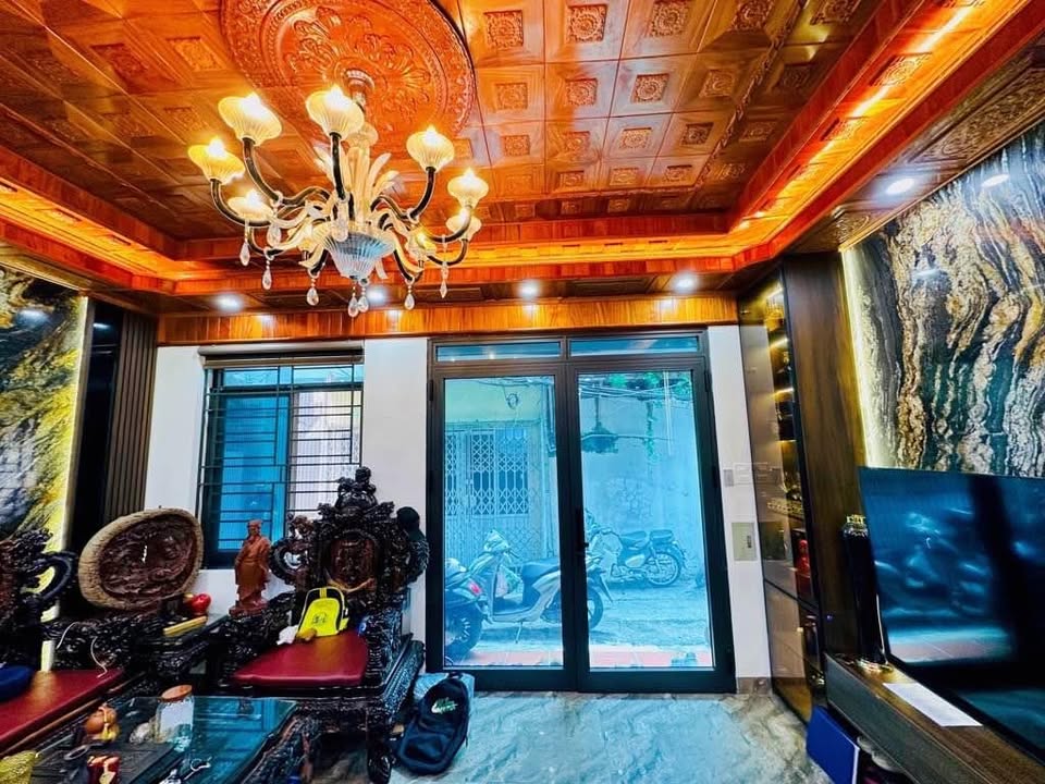 Nhà riêng Nghĩa Dũng 35m² giá 8.2 tỷ - Kinh doanh đắc lợi, ô tô vào tận cửa!