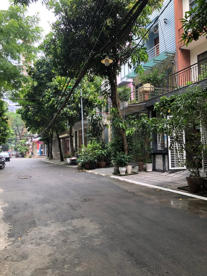 Nhà phố Hoàng Quốc Việt 87m² giá 20 tỷ - Đầu tư sinh lời hấp dẫn!