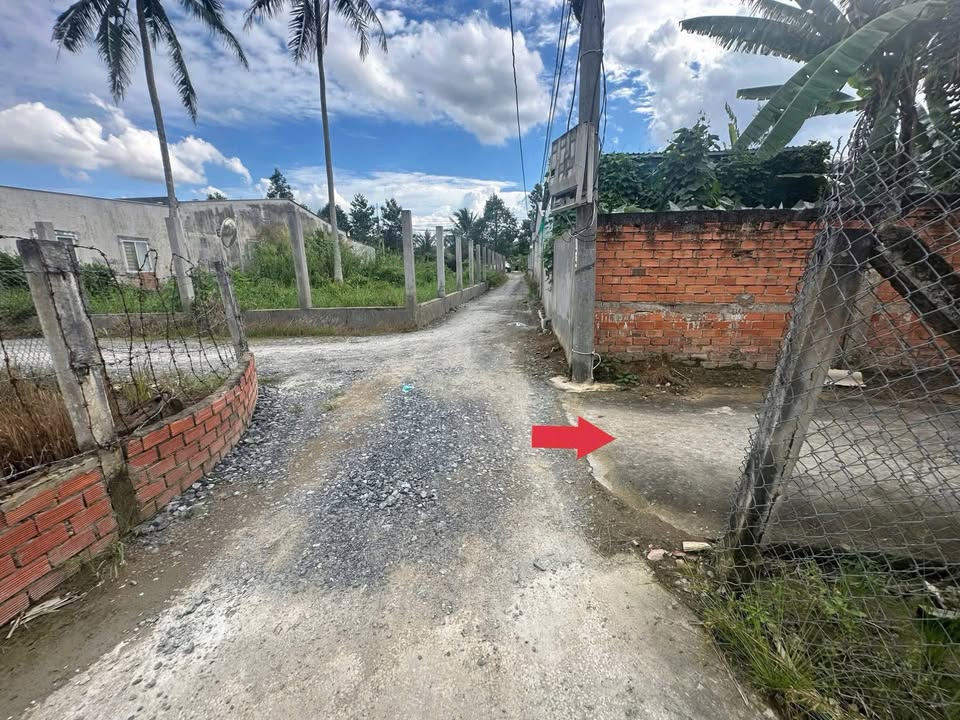 Đất nền góc tại phường Phú Tân, Bến Tre 196m² giá 700 triệu - Cơ hội đầu tư tiềm năng!