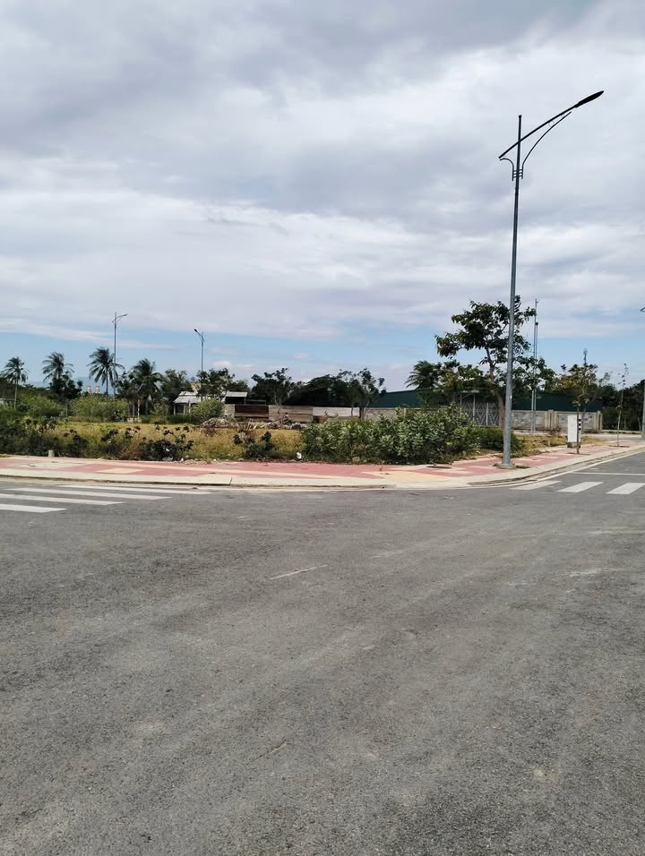 Đất nền ODT Phan Đăng Lưu 104m² giá chỉ 2.5 tỷ - Mặt tiền đẹp, cơ hội đầu tư tuyệt vời!