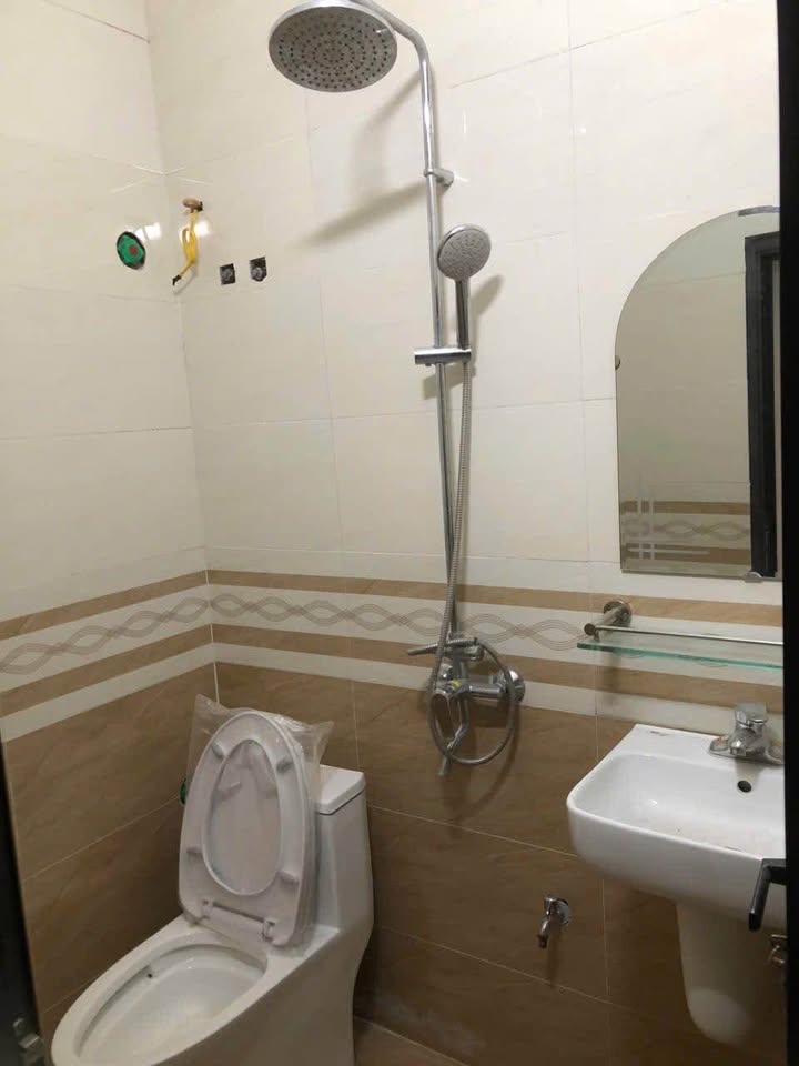 Nhà mặt đường Phùng Khắc Khoan, Nam Định 3 tầng giá 10 triệu/tháng - Tiện kinh doanh ngay!