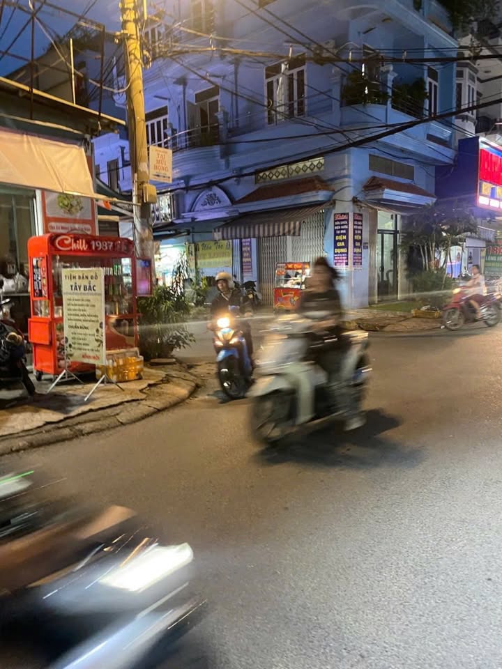 Nhà mặt tiền Phạm Văn Bạch, Gò Vấp 100m² giá 15 triệu - Kinh doanh sầm uất!